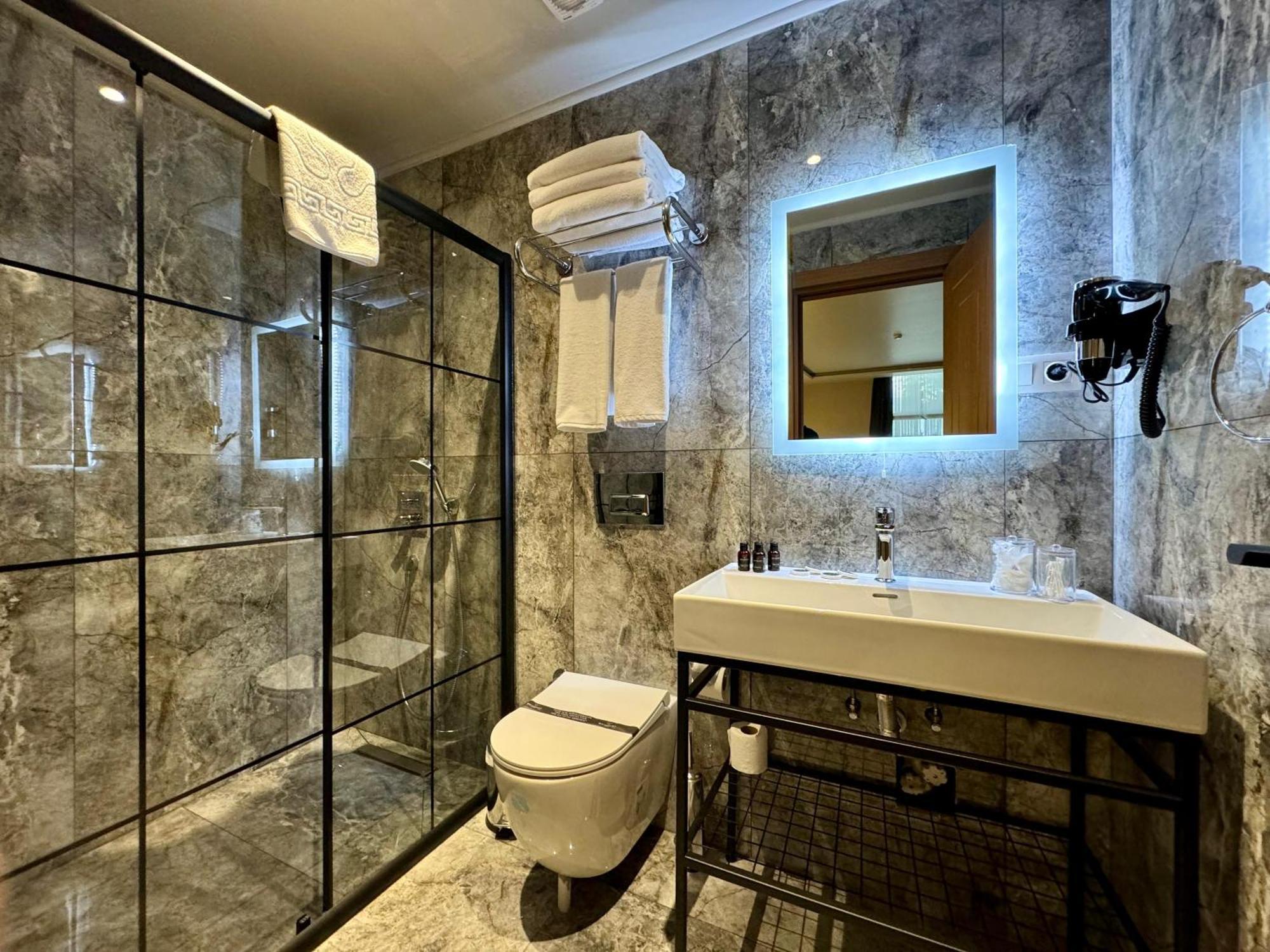 Weingart Suites Hotel Istanbul Eksteriør billede