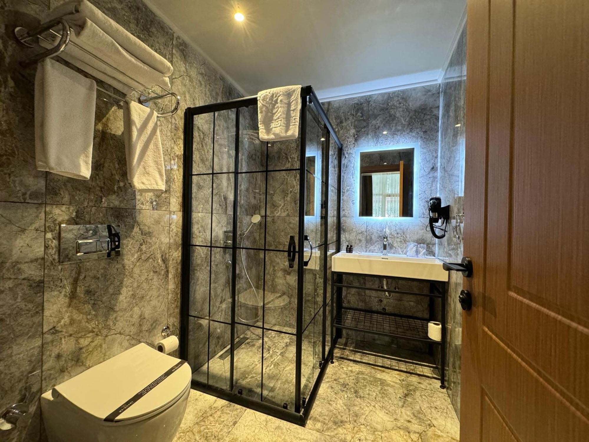 Weingart Suites Hotel Istanbul Eksteriør billede